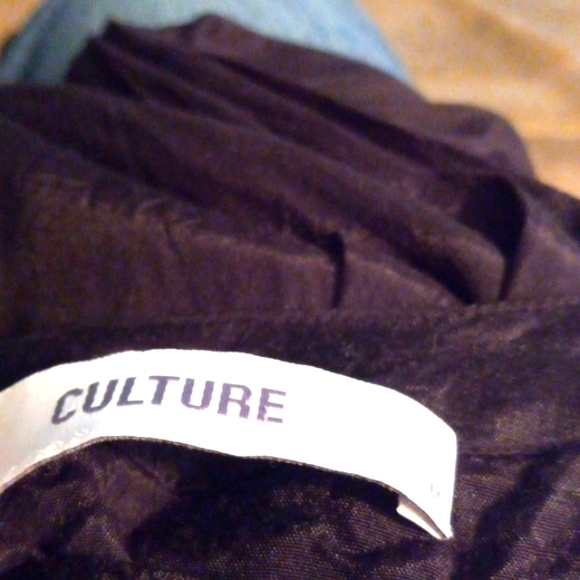 Culture, Black Dress with Sequins 10" up from the Bottom. SILK Size Med - Picture 10 of 10